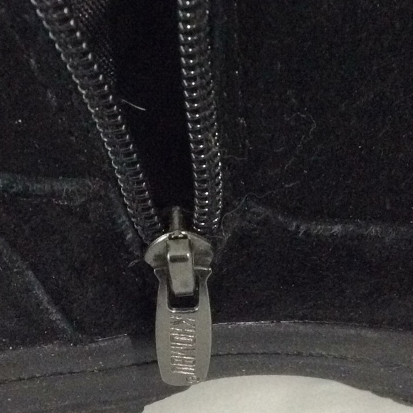 Size 7  Khombu "Laura" Black Ankle Booties - Suede Winter/Snow Boots - Picture 7 of 8